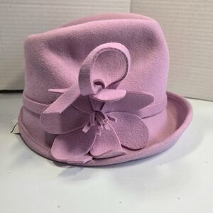 NWT August Hats Lavendar Felt Cloche Hat with Flower & Loop Accent